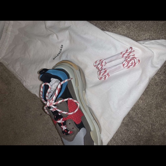 Balenciaga triple s - Picture 1 of 6